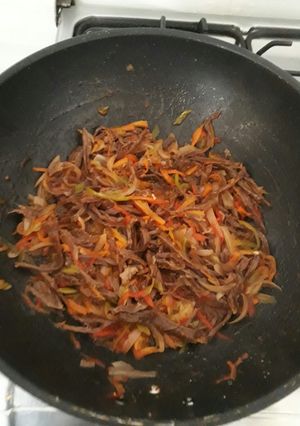 Una foto de Carne esmechada o ropa vieja
