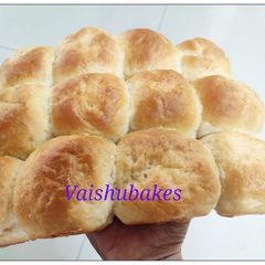 A picture of Laadi Pav Bread.