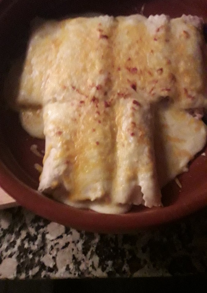 Una foto de Canelones de pollo asado