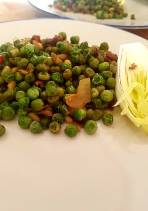 Foto principal de Guisantes con jamón con un toque de jengibre y soja