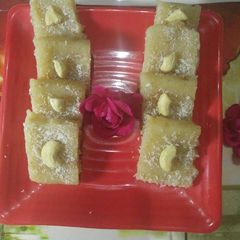 Apple burfi A picture of Apple burfi.