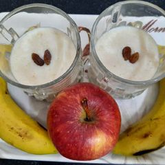 A picture of Banana apple smoothi.