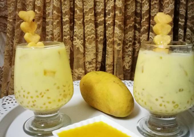 Mango sago with coconut milk