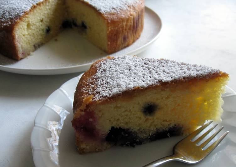 Simple Way to Prepare Ultimate Sachi’s Lemon Cake with Blueberries