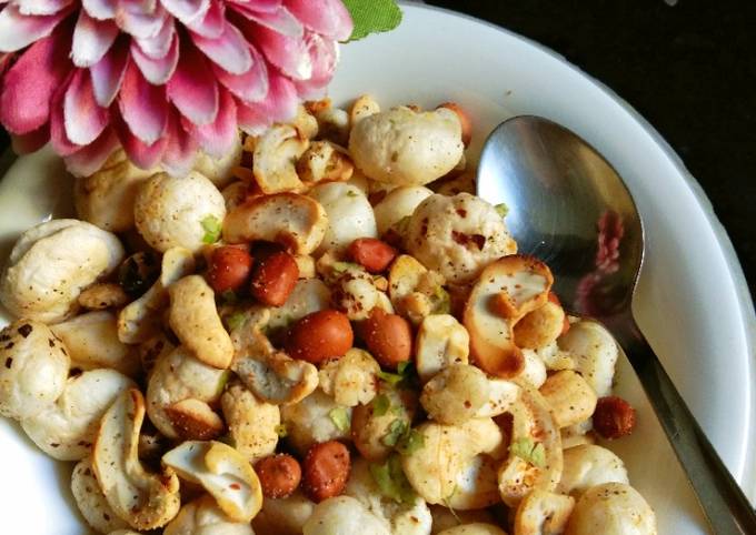 Crunchy Makhana Recipe by Monika Sharma - Cookpad