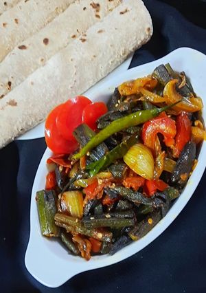 भिंडी दो प्याजा (bhindi do pyaza recipe in hindi) रेसिपी मुख्य फोटो