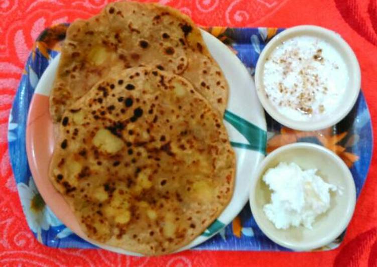 How to Prepare Homemade Aloo paratha with butter &amp; curd