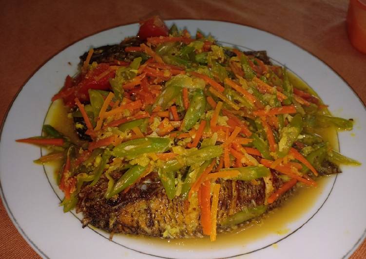 Ikan nila bumbu kuning