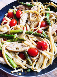 A picture of Asparagus Chicken Pasta.