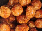 A picture of honey sriracha sauce