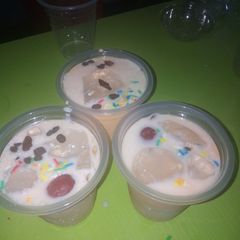 A picture of Banana shake drink.