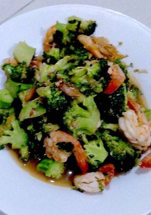 รูปของ บรอกโคลีผัดกุ้ง