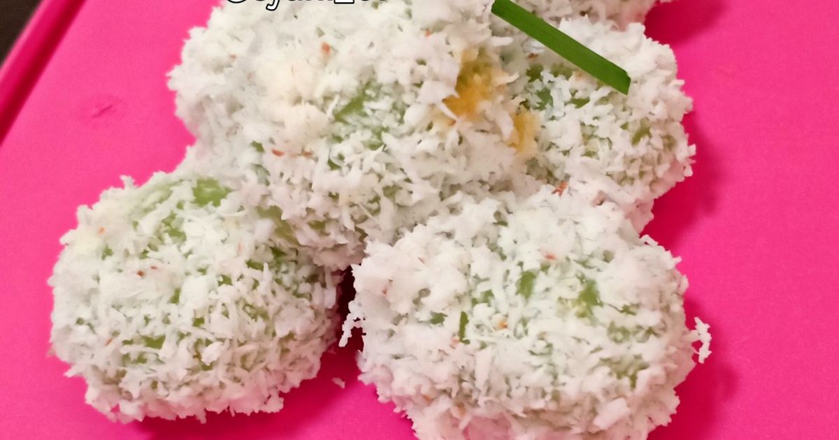 26. Klepon/onde-onde ketan putih lembut dan lumer
