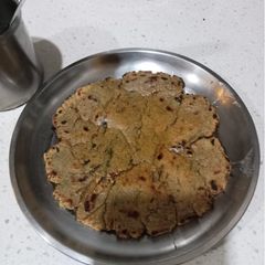 Bajre ki roti A picture of Bajre ki roti.