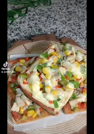 A picture of Bread pizza.