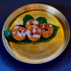 A picture of Balushahi Doughnut.