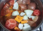 Una foto de caldo cebolla