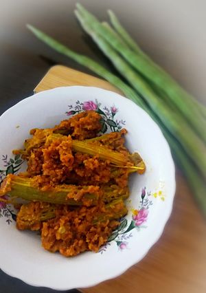 A picture of Drumstick besan curry.
