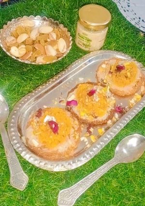 शाही टुकड़ा कैनेपी विद मूंग दाल हलवा(shahi tukda canopy with moong dal halwa recipe in hindi) रेसिपी मुख्य फोटो