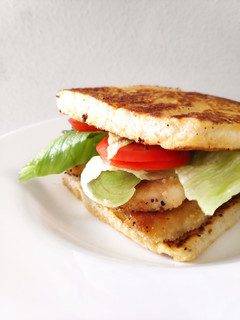 Una foto de Sándwich de pollo empanado