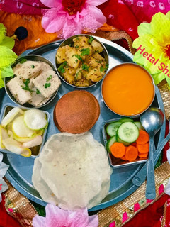 फलाहारी थाली (Falahari thali recipe in hindi) रेसिपी मुख्य फोटो