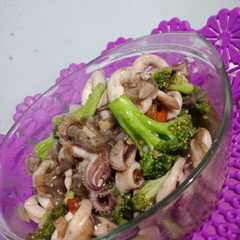 A picture of Cumi brokoli saus tiram pedas.