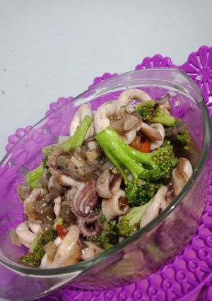Foto resep Cumi brokoli saus tiram pedas