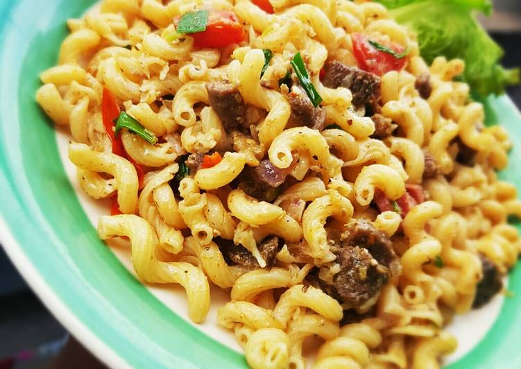 Recipe of Award-winning Home made coconut cheese and tomato macaroni