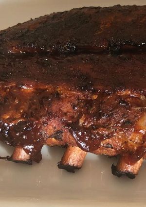 Una foto de Costillitas en olla lenta con BBQ
