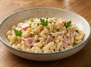 Una foto de Ensalada Fría de Coditos con Jamón y Queso
