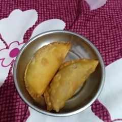 A picture of Gujiya.