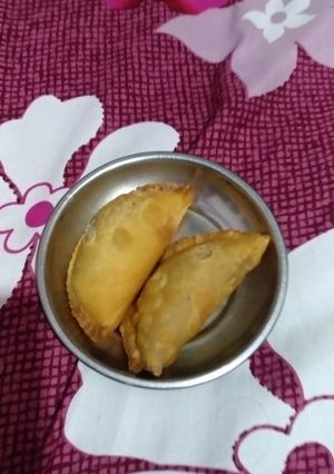 A picture of Gujiya.