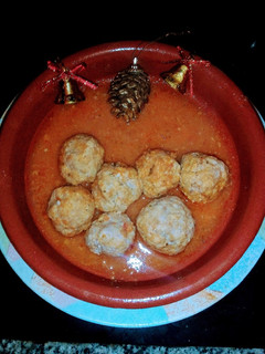 Una foto de Albóndigas de ternera con salsa de verduras(muy saludable)
