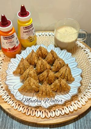 मिनी आलू समोसा (Mini Aloo Samosa) रेसिपी मुख्य फोटो