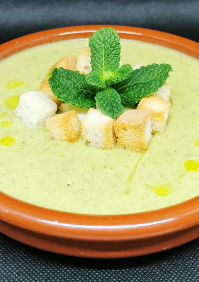 Una foto de Crema de brócoli