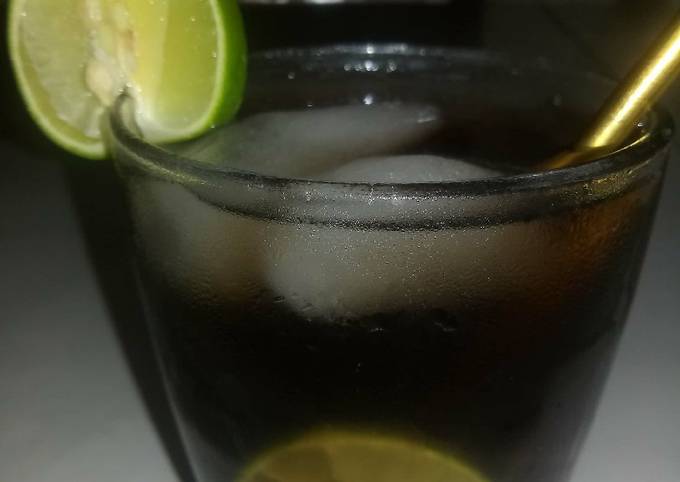 Bagaimana Menyiapkan Teh Hitam Jeruk Nipis yang Bikin Ngiler