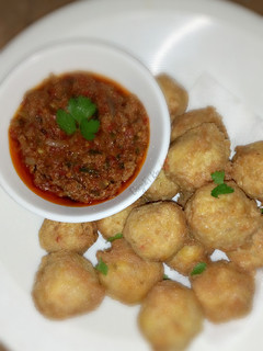 A picture of Yam Balls et Minced Sauce.