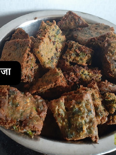 कोथंबीर वडी (kothimbir vadi recipe in Hindi) रेसिपी मुख्य फोटो