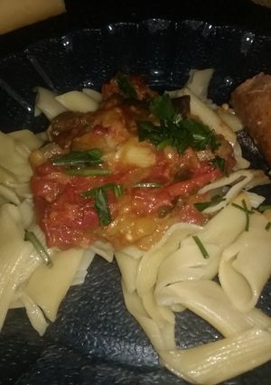 Una foto de Fideos con salsa de chorizo