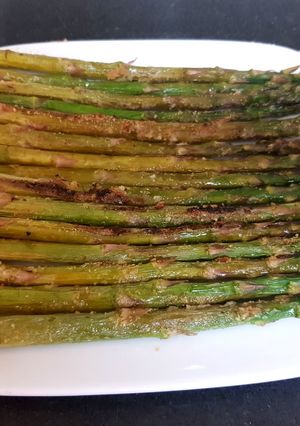 A picture of My Grilled Asparagus. 😁.