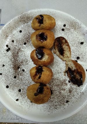 चोको फिल्ड डोनट (choco filled donut recipe in marathi) रेसिपी चे मुख्य फोटो 