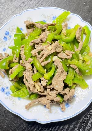 青椒炒牛肉絲🫑 的食譜成品照片