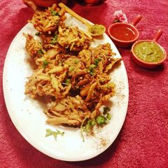 A picture of Vegetable pakoray.