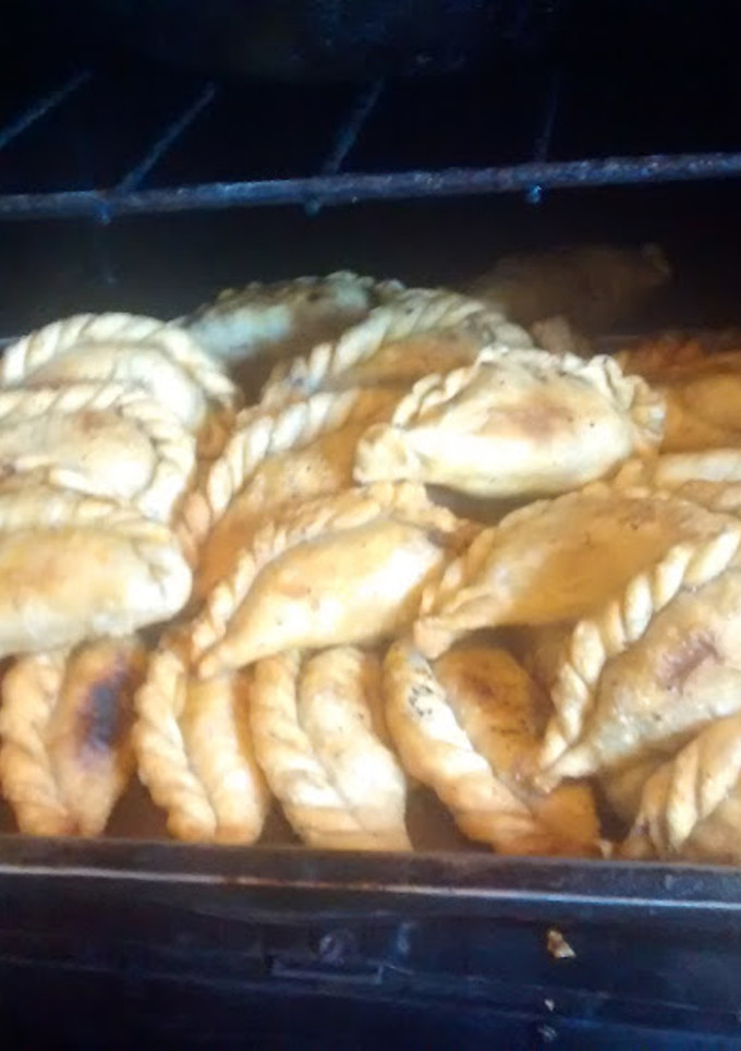 Una foto de Empanadas de carne argentinas tipo salteñas
