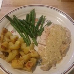 A picture of Creamy Dill Chicken w/Roasted Potatoes and Green Beans.