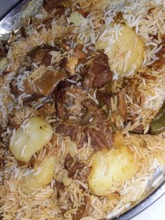 صورة لوصفة كبسة لحم بالفطر والبطاطس 🍄