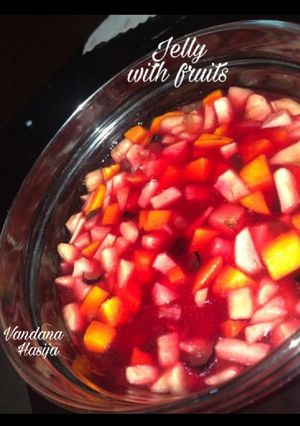 A picture of Jelly With Fruits.