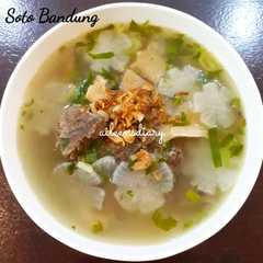 A picture of Soto Bandung.