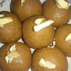 A picture of Moong Daal Badam Laddoo.