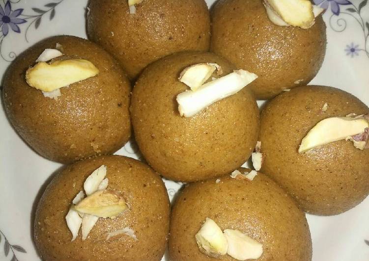 Recipe of Moong Daal Badam Laddoo